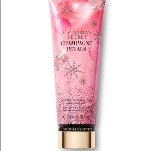 🛍SALE🛍 Victoria Secret Champagne Petal